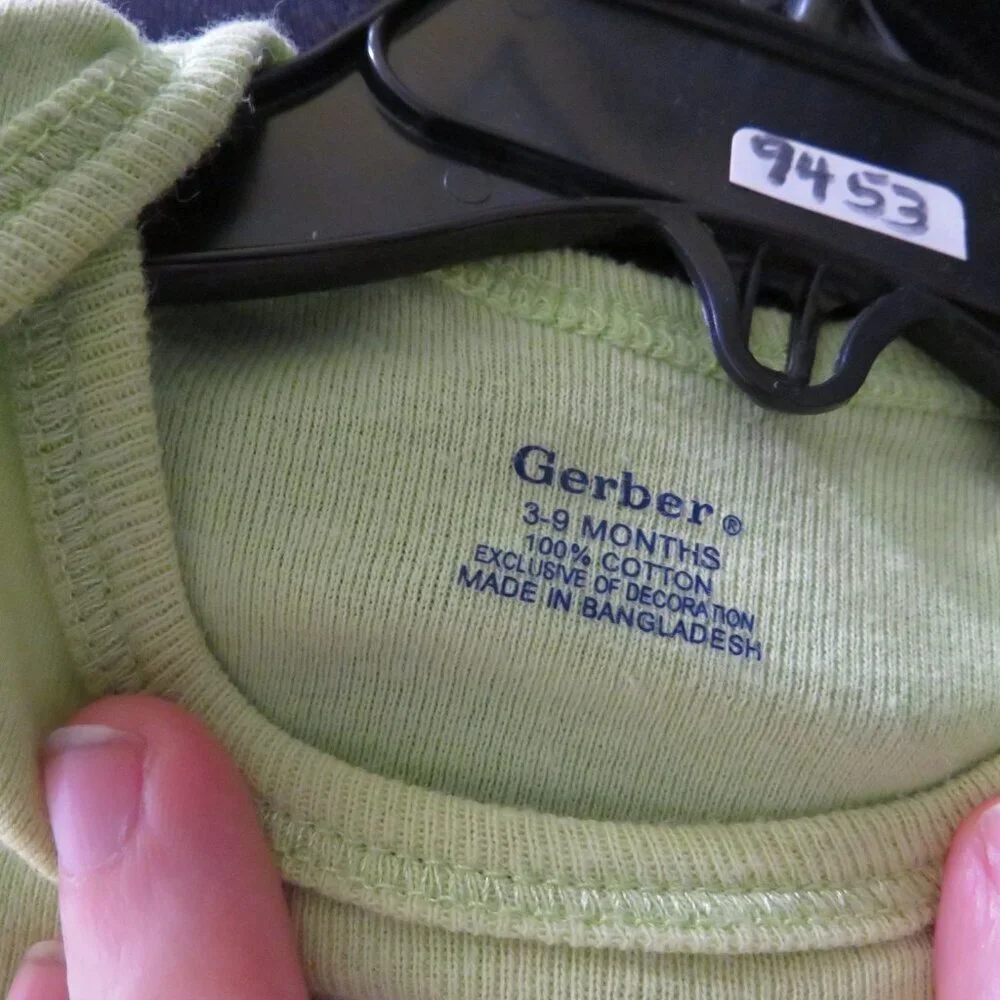 Baby Gerber Onesie with embroidered bunny rabbit 3-9mts